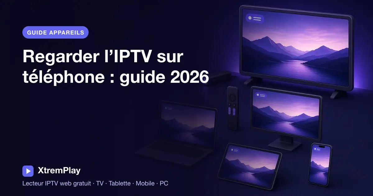 Personne regardant un flux IPTV autorisé sur un smartphone à côté d’un téléviseur